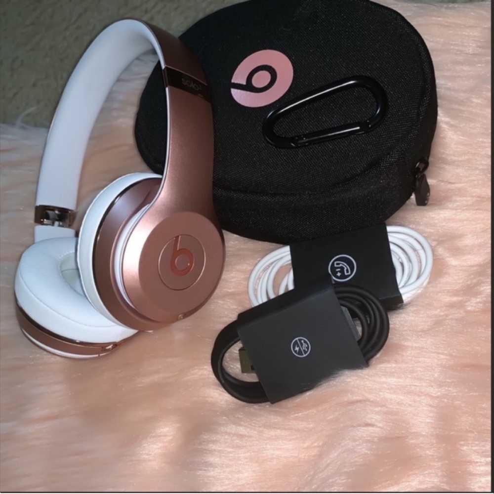 🎶 Beats Solo3 Wireless On-Ear Headphones 🎶